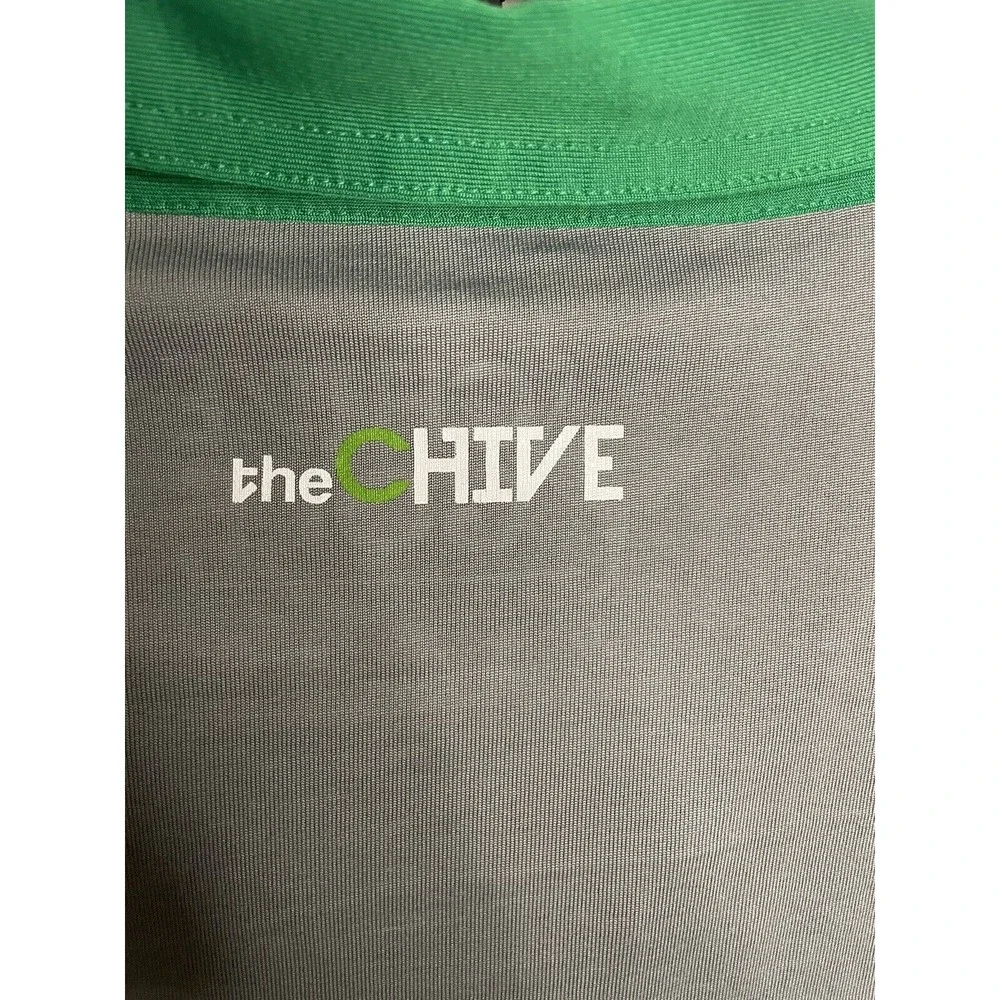 Travis Mathew Polo Shirt Mens XXL Chive Golf Short Sleeve Gray Green Pocket - Picture 4 of 4